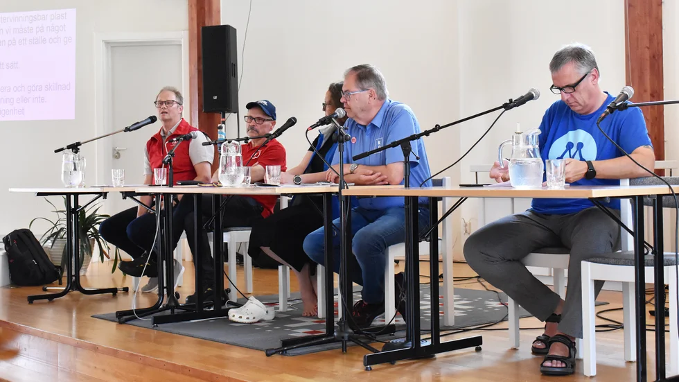 Mikael Lindfors, Hans Klingstedt, Jennie Thorgren, Lars-Åke Holmgren och Håkan Jansson deltog i utfrågningen och debatten i pingstkyrkan.