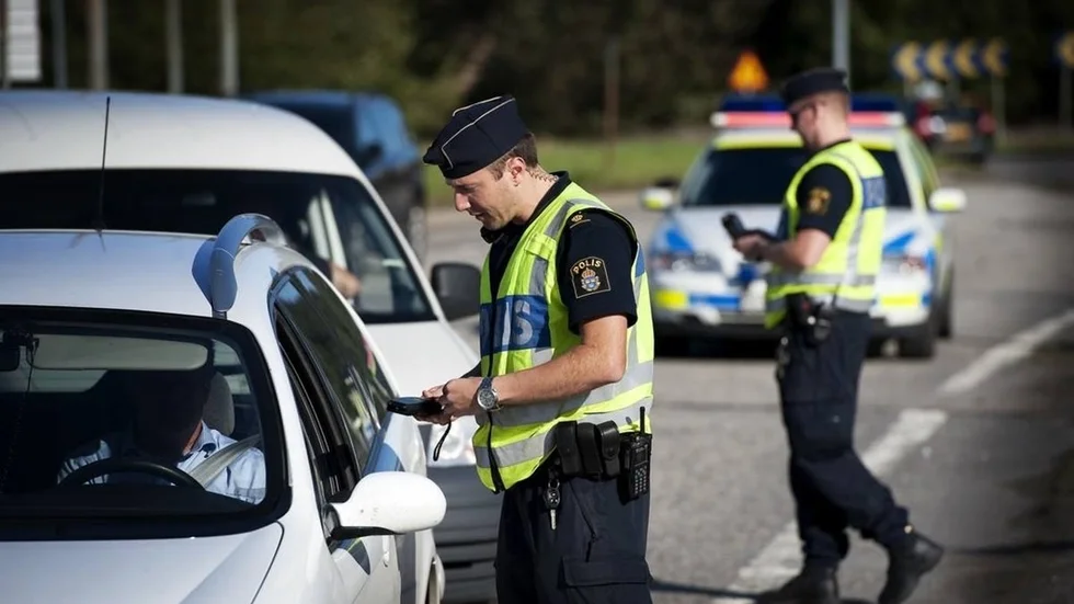Polisen satsar på information via Facebook och att var ute i samhället, konstaterar områdespolischefen.