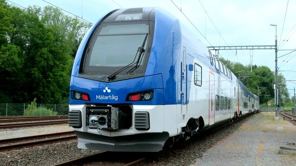 En lokförare larmade om rök i en järnvägstunnel väster om Strängnäs.Tåget på bilden har inget med händelsen att göra.