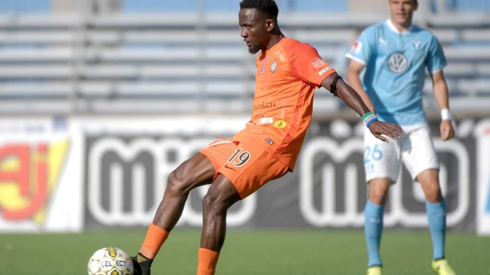 Förre AFC Eskilstuna-anfallaren Mohamed Buya Turay, numera i Djurgården, har utsatts för rasitiska kommentarer på sociala medier.