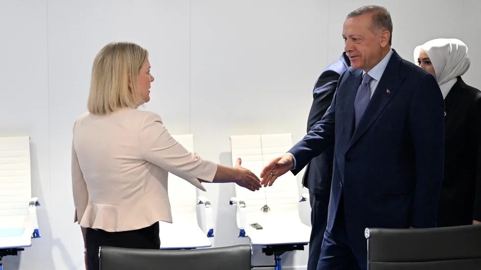 Magdalena Andersson och Turkiets president Recep Tayyip Erdogan efter förhandlingarna av ett avtal som kan ha oroväckande konsekvenser. 