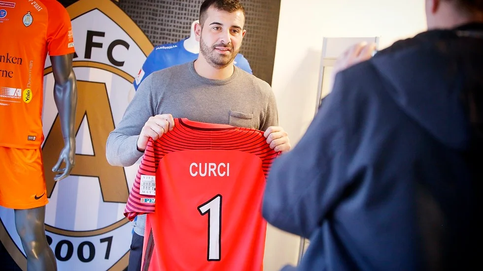 Gianluca Curci vaktade AFC-buren och släppte ingen boll förbi sig mot allsvenska Örebro i genrepet.