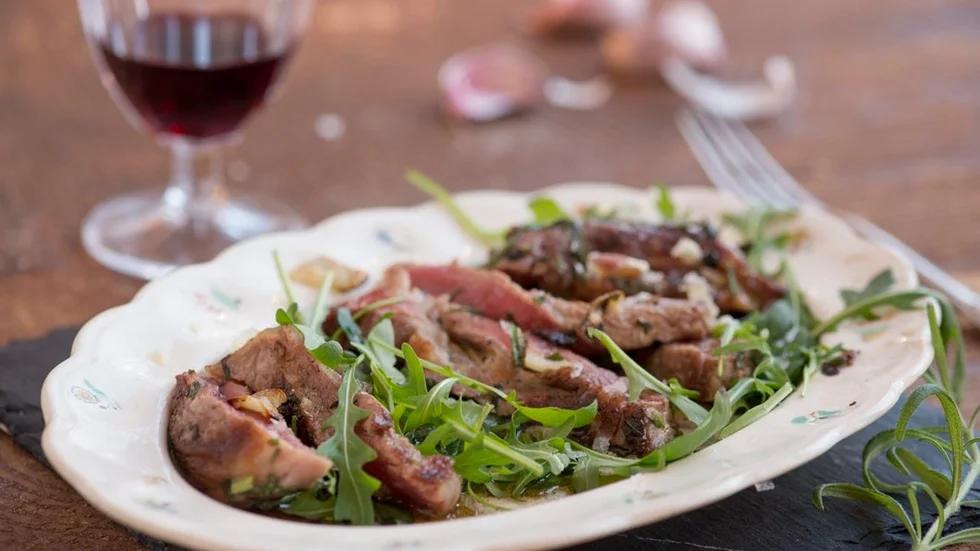 Signaturen "annachris" tycker inte man ska handla i butiker som säljer importerat kött.