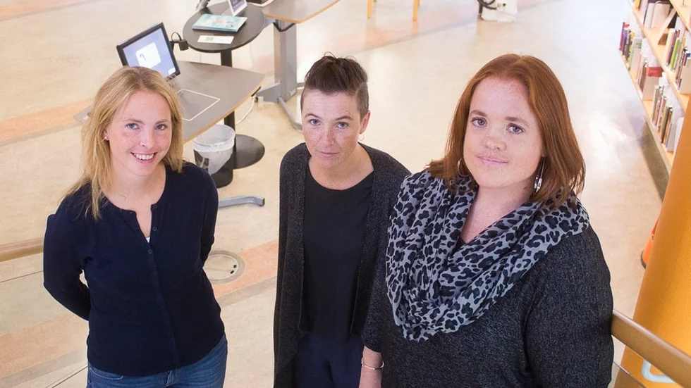 Lisa Harlin, skyddsombud på Kulturhuset Ängeln, Hanna Rasmussen, bibliotekschef och Linda Göth, DIK-representant, är nöjda över det intensiva arbete som görs för att deras arbetsplats ska vara lugn och trygg för alla.