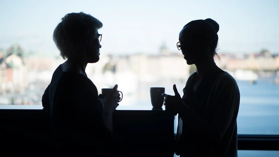 Vill du bli bättre på att bemöta främlingsfientlighet hos vänner, släktingar och bekanta? Författarna av debattartikeln ger tio tips.