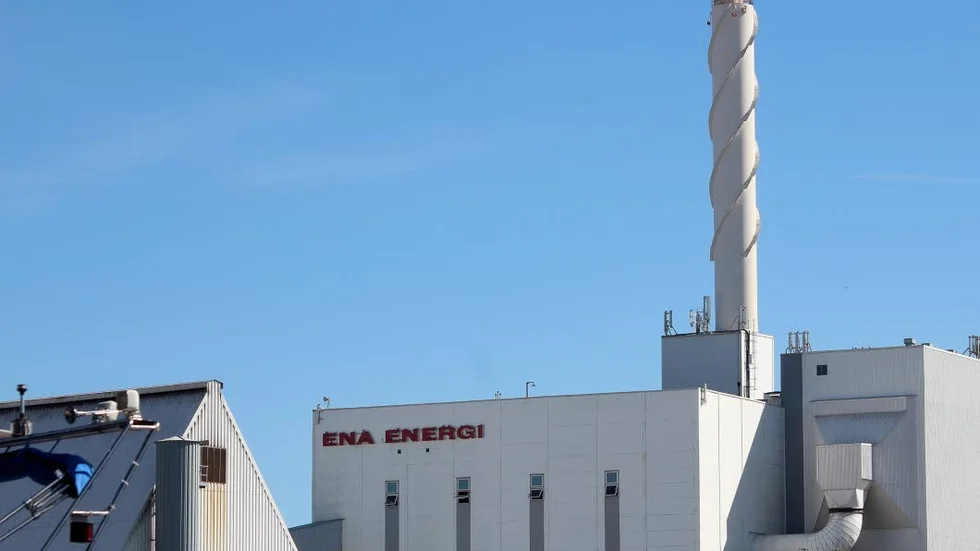 Glen Ärnils anser att kommunledningen  har alldeles för bråttom när det försäljningen av Ena Energi.