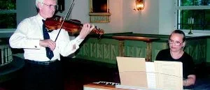 Rumänska musiksmycken i Ukna
