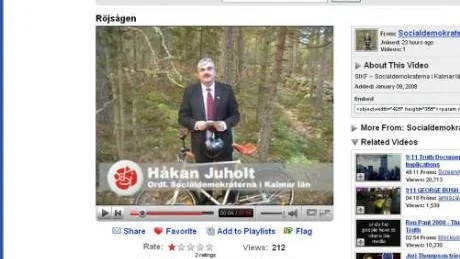 Filmskådis. Socialdemokraternas distriktsordförande Håkan Juholt gör premiär som filmskådis  och manusförfattare i filmen "Röjsågen".