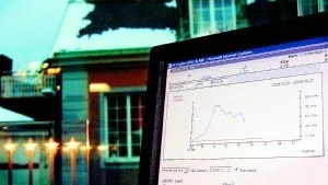 Kursraket. Den som köpt aktier i Västerviksbaserade företaget Biometron kunde göra sig en hacka på onsdagsförmiddagen. På någon timme fördubblades kursen för att sedan fall tillbaka något. Aktien var den som gick bäst under dagen på listan Aktietorget.Foto: Matilda Ahl.