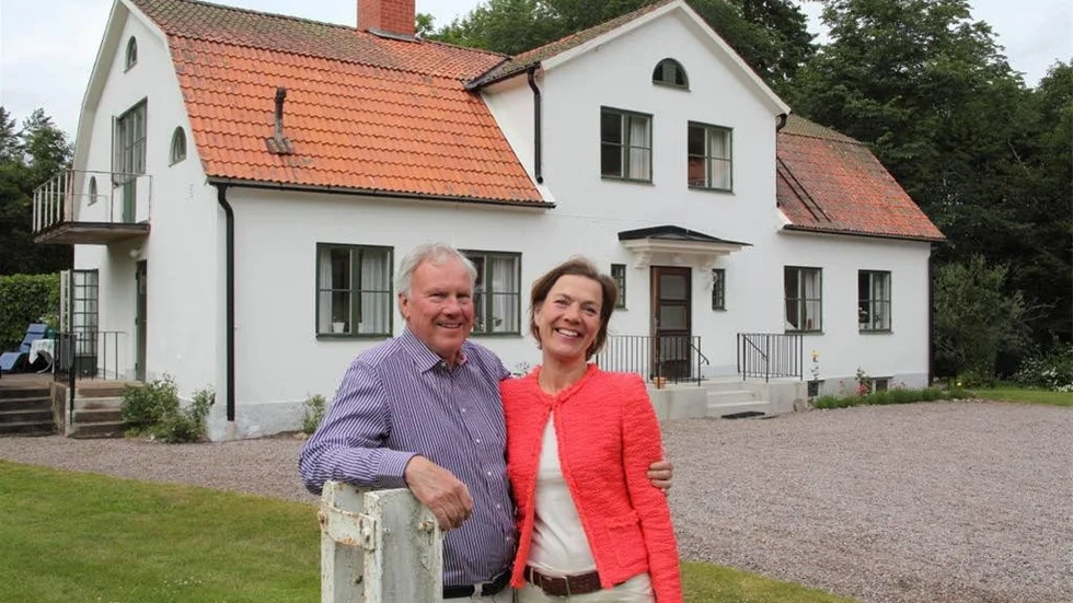 Ove Bring och Marie Jacobsson trivs i Dalhems gamla prästgård.