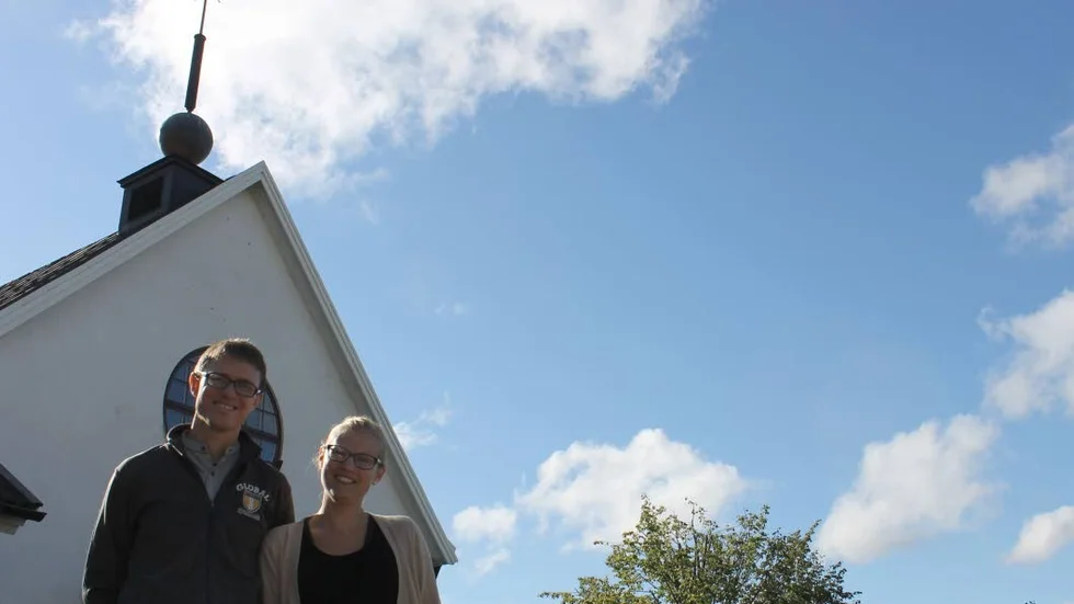 Andliga ledare. Pastor Niklas och diakon Mikaela Bjernhagen är på plats i Salemkyrkan är Boresnberg.