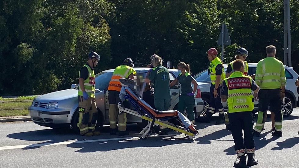 Två personbilar kolliderade på Finspångsvägen på måndagsförmiddagen.