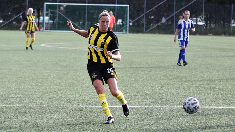 Elin Höglund klippte in inte mindre än sex mål för sitt Vaksala i söndagens division I-match borta mot Skutskär. Arkivbild.