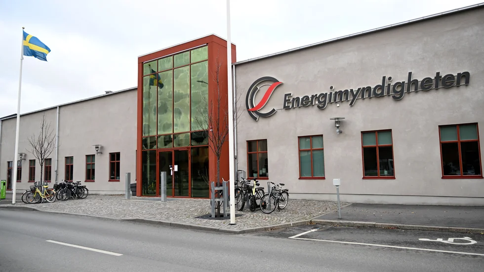 Både privatpersoner och företag står inför en utmaning att ställa om energianvändningen i vårt samhälle, menar Martin Larsson, handläggare på Energimyndigheten.