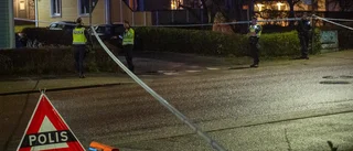 Bilist i 80-årsåldern körde igenom polisavspärrning efter misstänkt skottlossning – ställs inför rätta
