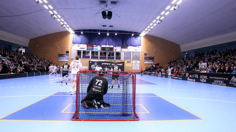 Linköping Sporthall lockade till stor innebandyfest när Libk och Storvreta möttes i kvartsfinal fyra. Matchen förlorade dock hemmalaget med 4-8.