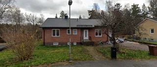 Hus på 93 kvadratmeter från 1965 sålt i Skogstorp - priset: 2 420 000 kronor