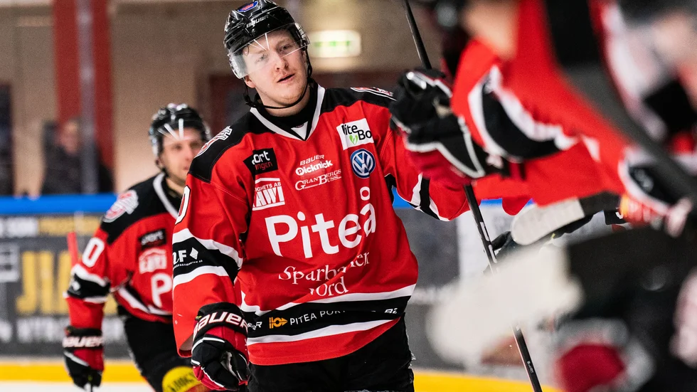 Jubel i Piteå Hockey som vann match tre på bortais.