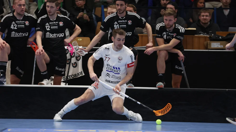 Tobias Gustafsson under matchen mot Linköping, som Storvreta vann och därmed skaffade sig matchboll.