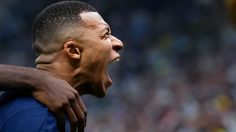 Kylian Mbappé tar över rollen som kapten i franska fotbollslandslaget efter Hugo Lloris. Arkivbild.