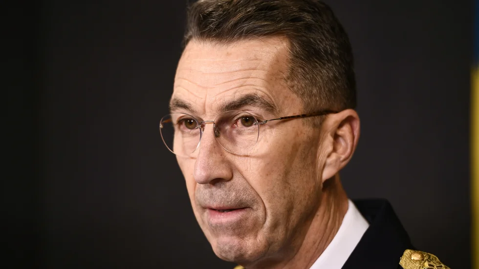 Om Natoprocessen drar ut kraftigt på tiden kan det hota säkerheten, säger ÖB Micael Bydén. Arkivbild.