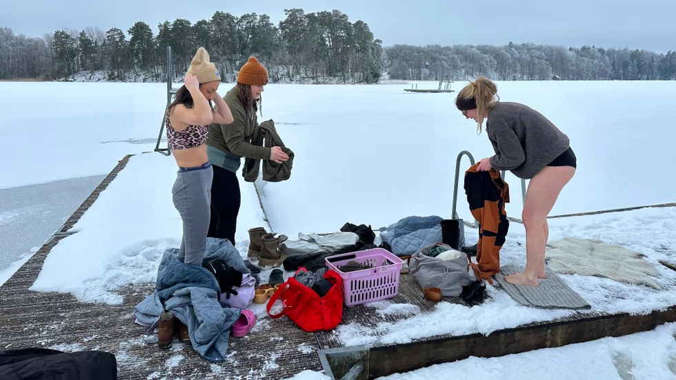 Ju kallare det är desto mer grejer går det åt. Tjejerna är numera väl förberedda och har allt från rockar till tofflor och fårskinn med sig.