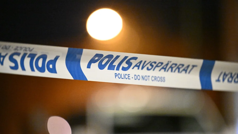 En kvinna i 70-årsåldern hittades avliden i en bostad i Katrineholm, i onsdags i förra veckan.