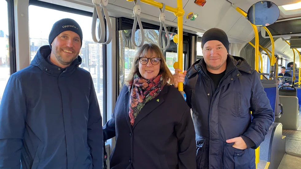 Kommunstyret har beslutat att förlänga seniorkortet med två år till. Förutom ett billigare busskort kan 70-plussarna nu använda det dygnet runt, i hela länet.