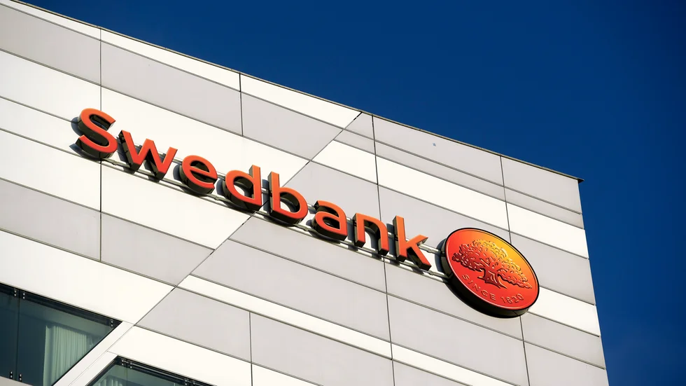 Swedbank både höjer och sänker räntor på bolån. Arkivbild.