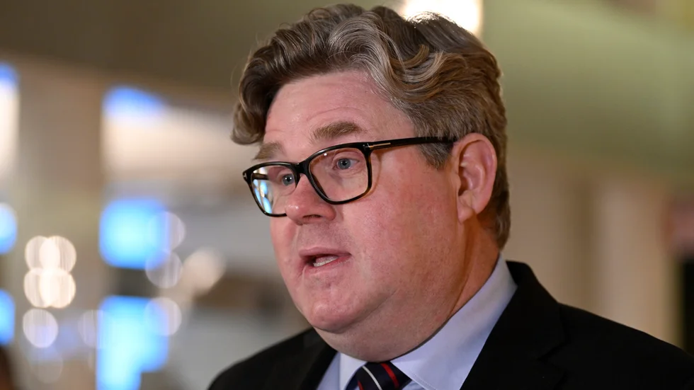 Att det är justitieminister Gunnar Strömmer som leder arbetet mot gängen skänker ett mått av trygghet.
