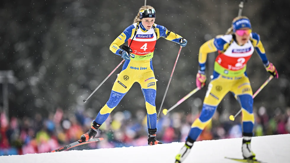 Stina Nilsson och Tilda Johansson hade problem med växlingen.