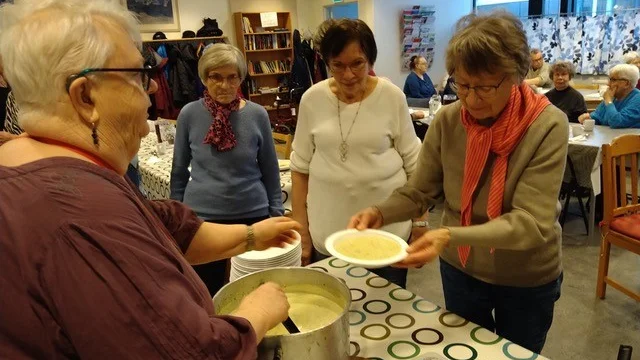 Karin Nilsson serverade soppan.