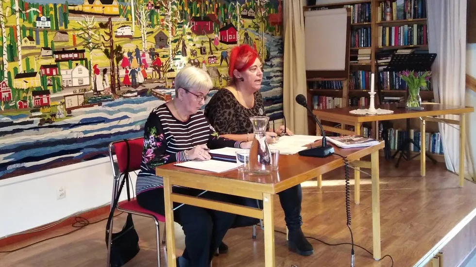 Margareta Johansson och Eva Rödge ledde årsmötet.