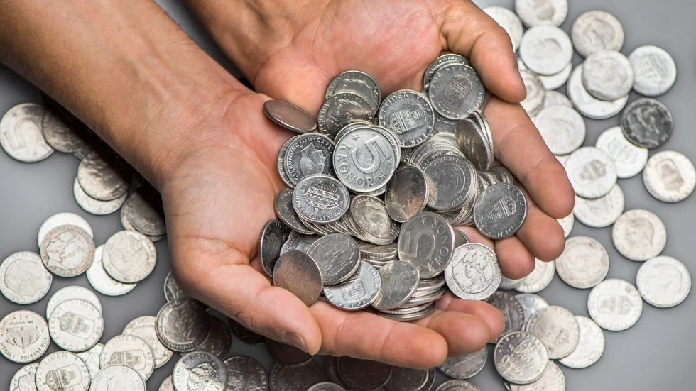 Tre kronor extra per lägenhet och månad blir ohemult mycket pengar.