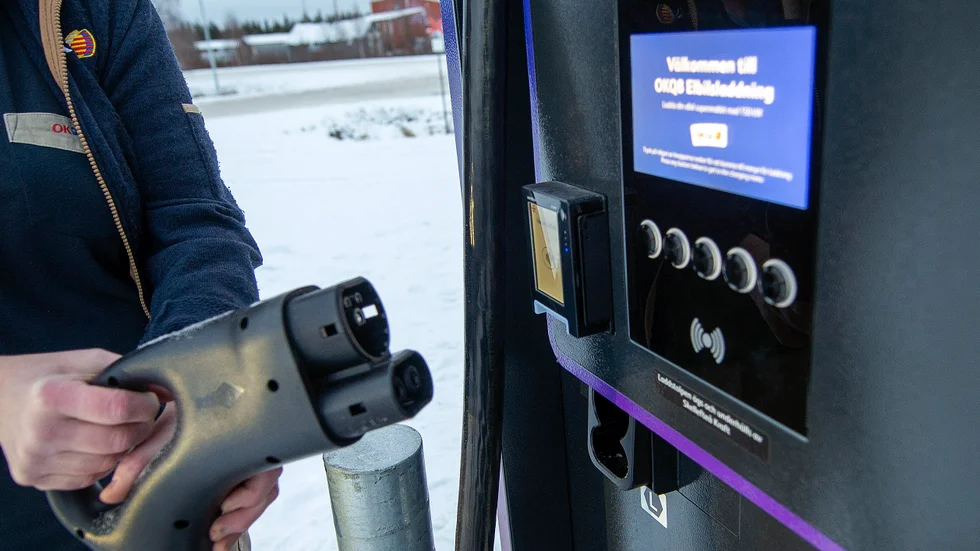 Så länge energimixen i Europa består av 70 procent fossil energi är klimatnyttan med elbilar högst osäker, och miljönyttan ännu mer osäker, skriver "Skattebetalare".