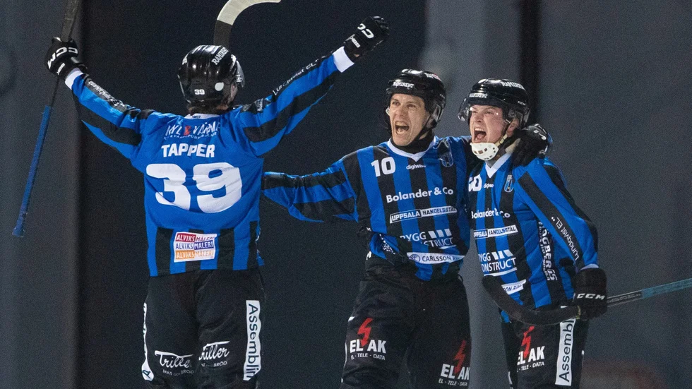 Sirius jublar efter ett mål mot Hammarby senast. Nu åker Sirius till Trollhättan för att möta Gripen.