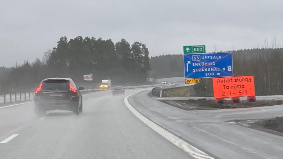Av- och påfart vid Lunda påverkar trafiken på såväl 55:an som E20.
