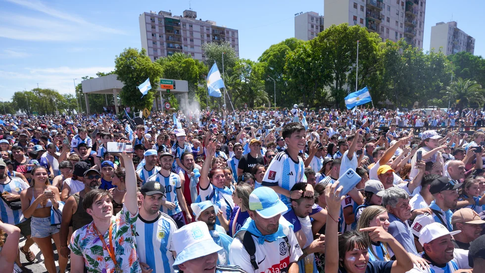 En ung man har bekräftats död av det argentinska VM-guldfirandet.