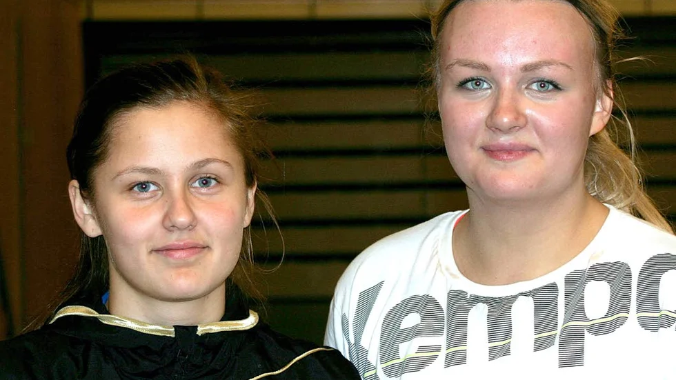 Hemvändarna. Petra ­Söderström och Ulrika Backman ser fram emot matchen.??Foto: Anders Hjortenklev