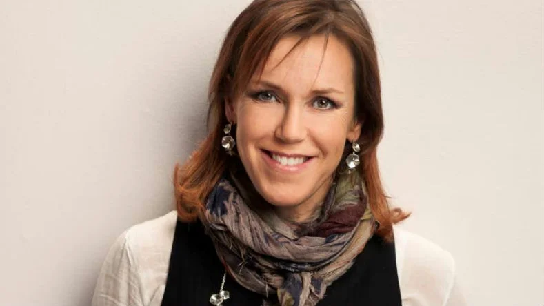 ungdomsbok. Åsa Larsson är en av författarna bakom Pax-seriens två första ungdomsböcker.