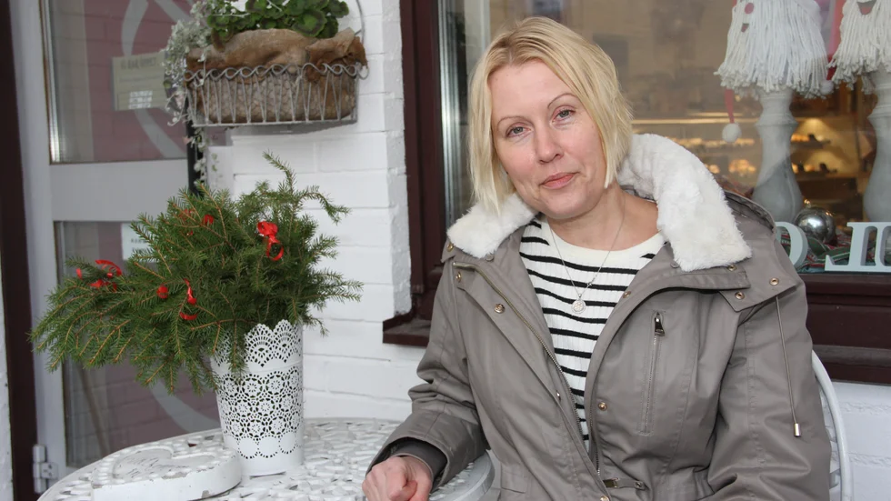 "När hemligheten avslöjades för fler väckte det mycket besvikelse och chock. Min slutsats är att det aldrig är bra att hemlighålla så viktiga saker i livet som barn", säger Synnöve Adéll. 