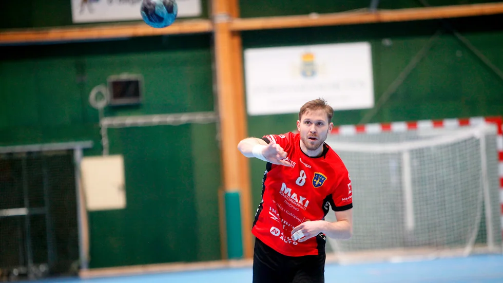 Lagkaptenen Viktor Berg von Linde är glad att han fortsatte spela handboll den här säsongen. 