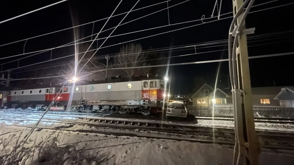 På lördagskvällen kolliderade ett tåg med en personbil i Boden.