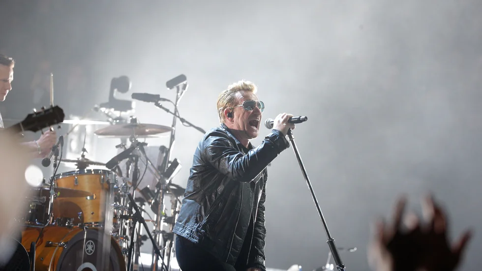 Bono och hans U2 har producerats av Steve Lillywhite.