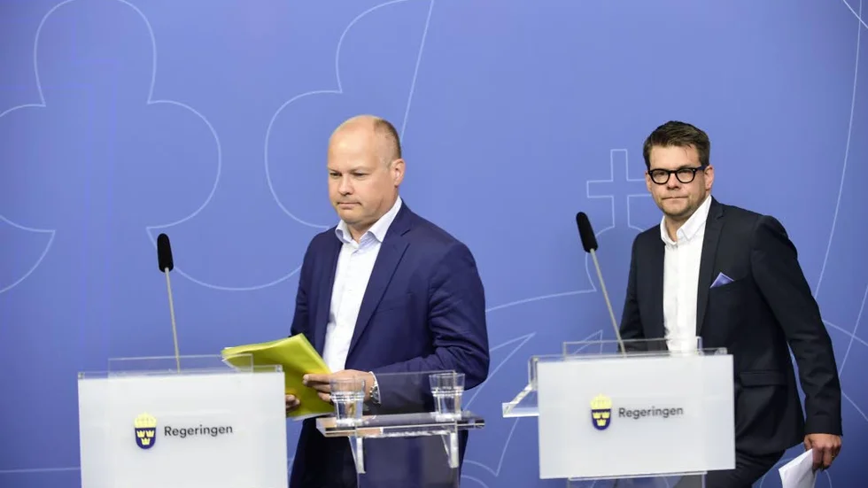 Inrikesminister Morgan Johansson (S) presenterar Jonas Trolle, blivande chef för Centrum mot våldsbejakande extremism.