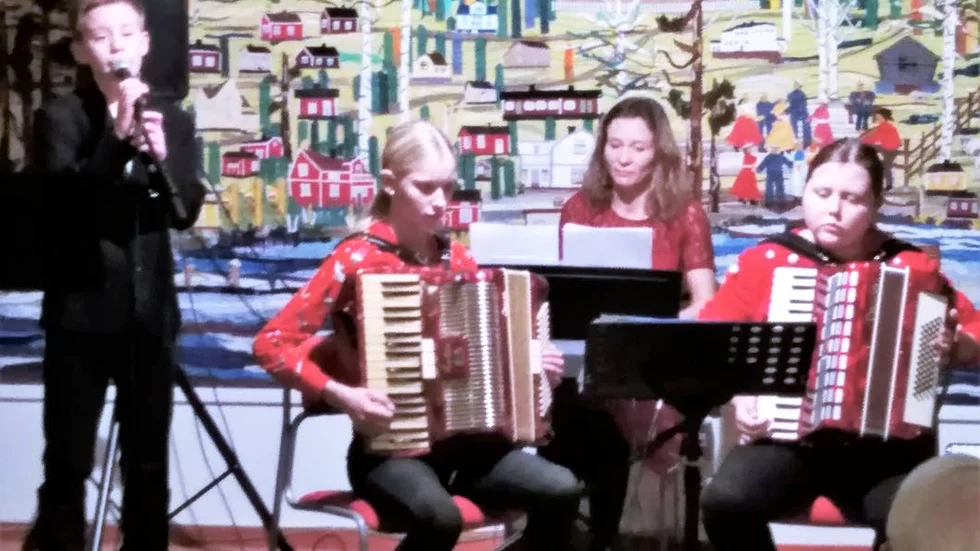 Musicerande ungdomar från Kulturskolan underhöll.