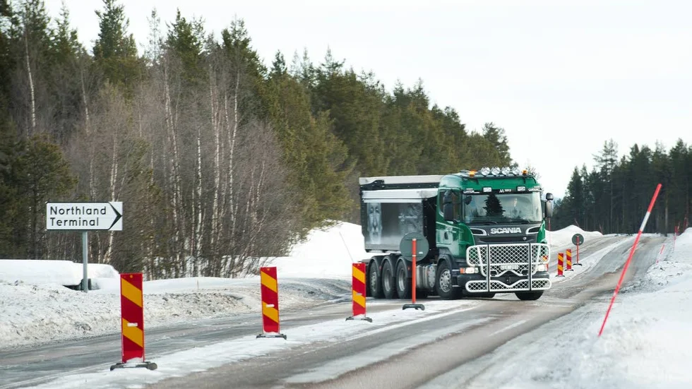 TRANSPORT. En lastbil svänger av i Pitkäjärvi 2014. Nu har omlastningsstationen sålts för 2 miljoner till Abecede.
