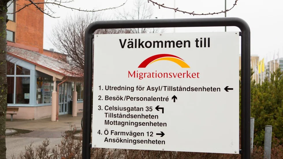 Välkommen först. Men nu tillbaks igen? Insändarskribenten känner sig vingklippt.