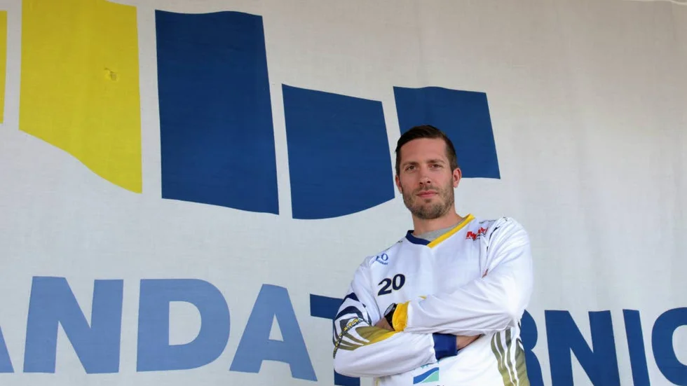 ÅTER I KLUBBEN. På sin 34-årsdag  skrev Antti Ekman på ett ettårskontrakt med HT Bandy.