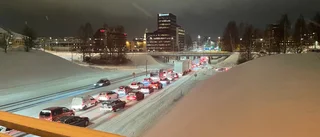 Långa köer i centrala Skellefteå – trafiken stod still efter havererat fordon